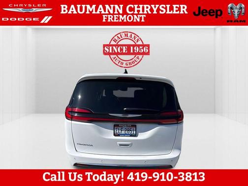 Bright White Clearcoat 2023 Chrysler Pacifica Touring-L