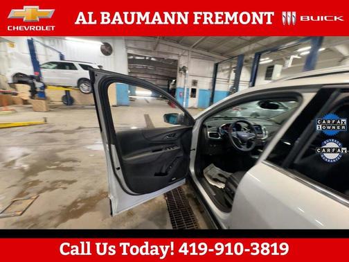 Silver Ice Metallic 2018 Chevrolet Equinox Premier