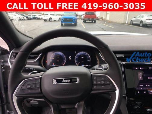 Silver Zynith 2025 Jeep Grand Cherokee Laredo