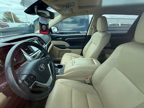 2019 Toyota Highlander Limited Platinum