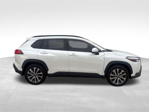 2022 Toyota Corolla Cross XLE