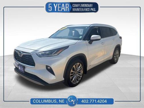 2022 Toyota Highlander Hybrid Platinum