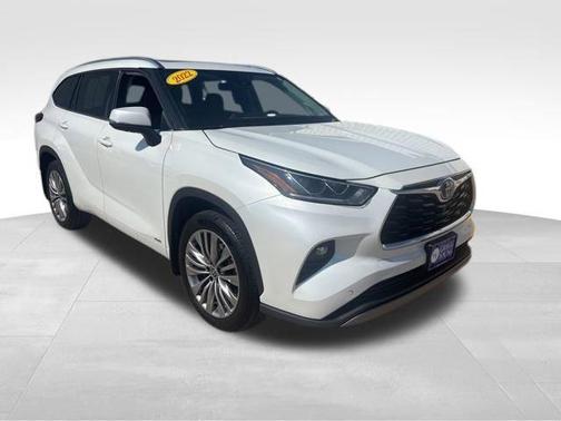 2022 Toyota Highlander Hybrid Platinum