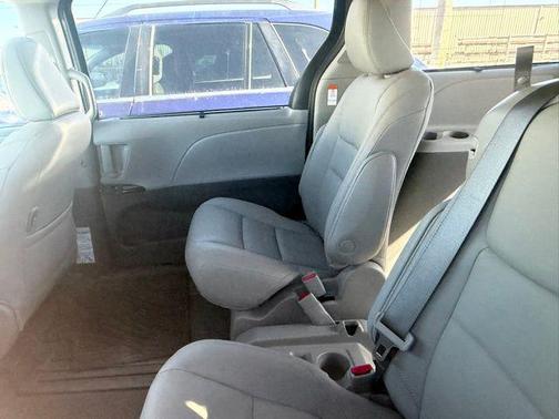2020 Toyota Sienna XLE