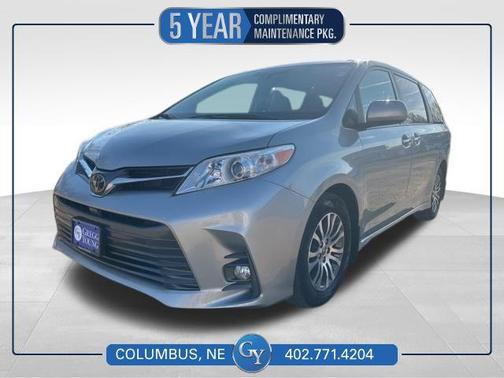 2020 Toyota Sienna XLE