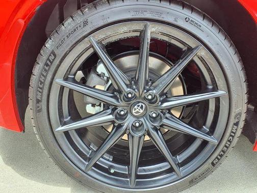 2025 Toyota GR86 Premium