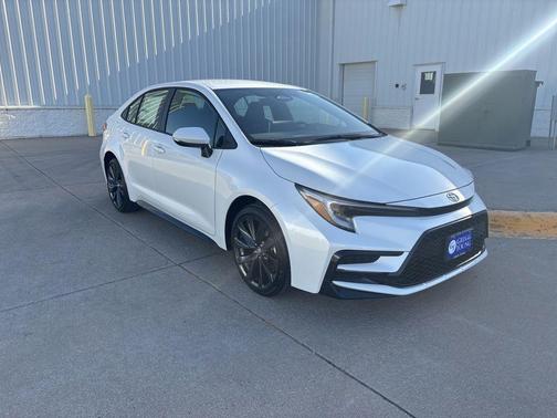 Wind Chill Pearl 2026 Toyota Corolla Hybrid SE