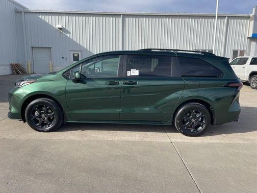 2026 Toyota Sienna Woodland Edition