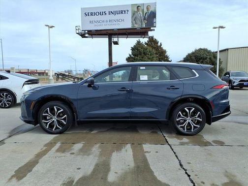 2025 Toyota Crown Signia XLE