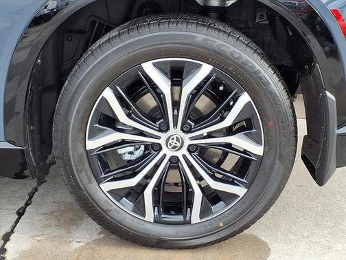 2025 Toyota Crown Signia XLE