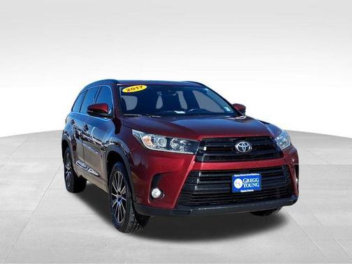 2017 Toyota Highlander SE