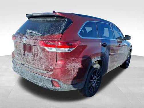 2017 Toyota Highlander SE