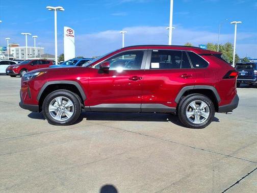 2025 Toyota RAV4 Hybrid XLE