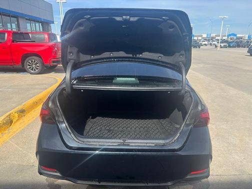 2022 Toyota Avalon Hybrid XSE