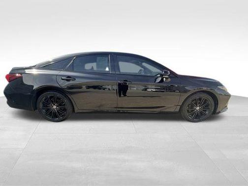 2022 Toyota Avalon Hybrid XSE