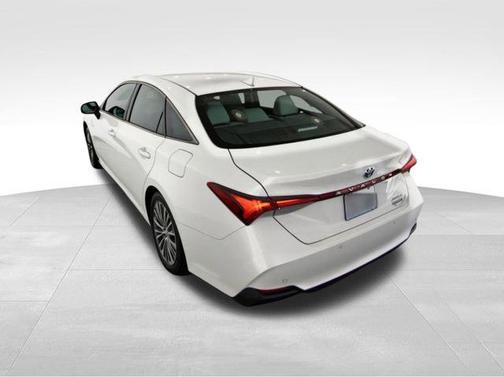 2019 Toyota Avalon Hybrid Limited