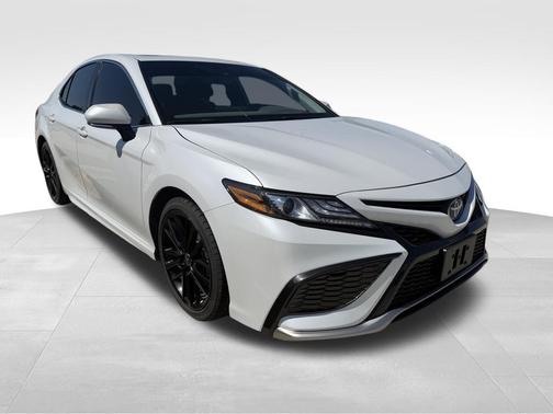 Wind Chill Pearl 2024 Toyota Camry Hybrid SE