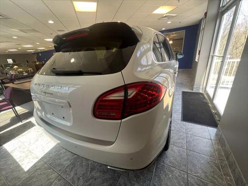 2014 Porsche Cayenne Platinum Edition