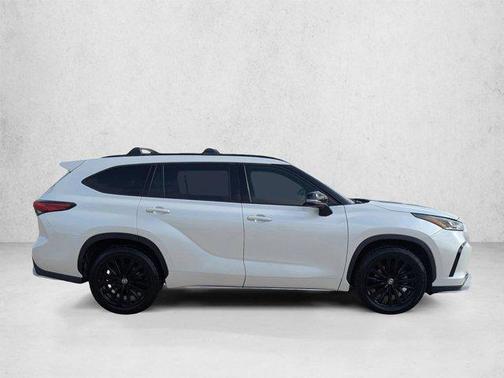 Wind Chill Pearl 2023 Toyota Highlander XSE