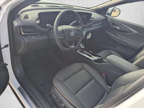 White Frost Tricoat 2026 Buick Envista Avenir FWD