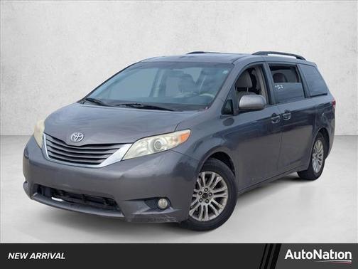 2011 Toyota Sienna XLE