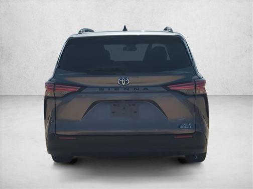 2021 Toyota Sienna XLE 8 Passenger