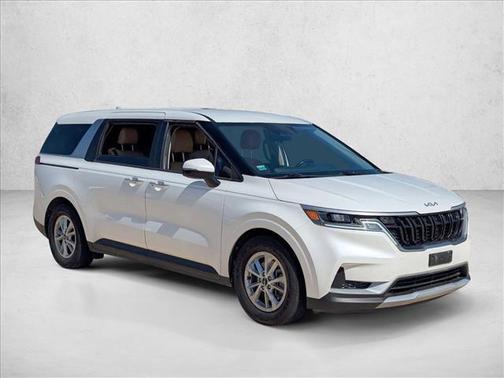 2023 Kia Carnival LX