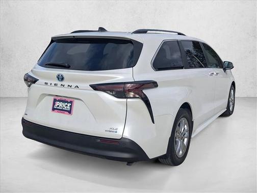 2023 Toyota Sienna XLE