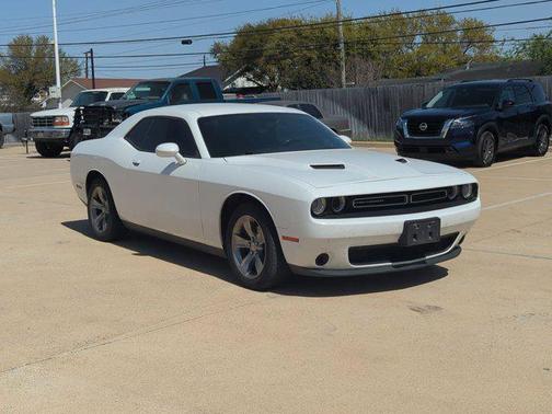 2016 Dodge Challenger SXT