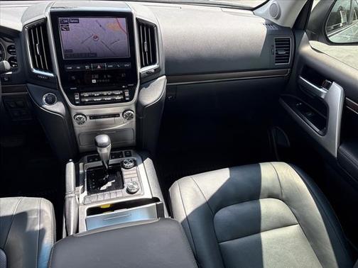 2020 Toyota Land Cruiser Base