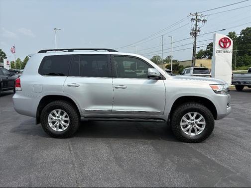 2020 Toyota Land Cruiser Base
