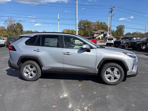 2025 Toyota RAV4 Hybrid XLE