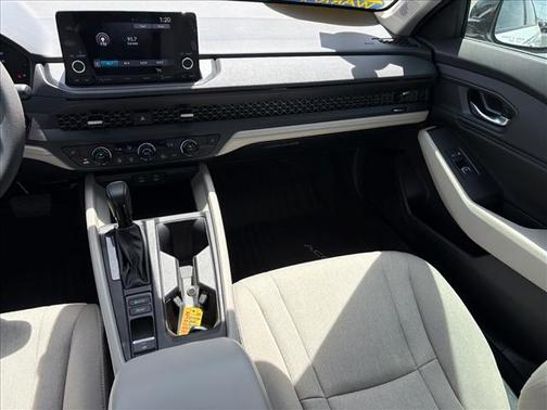 Platinum White Pearl 2025 Honda Accord SE