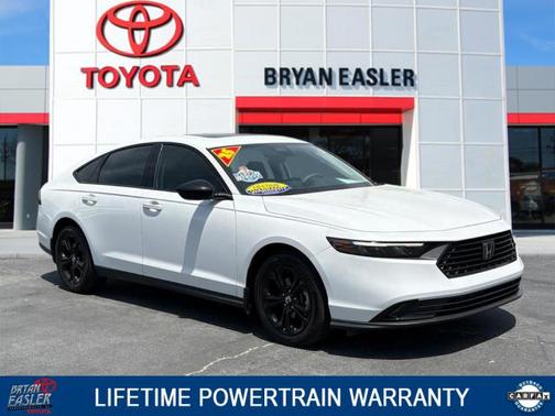Platinum White Pearl 2025 Honda Accord SE