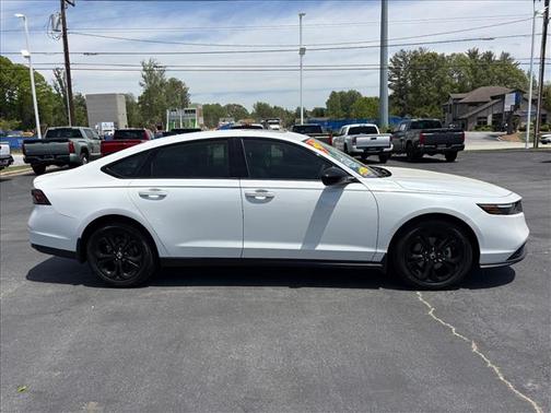 Platinum White Pearl 2025 Honda Accord SE