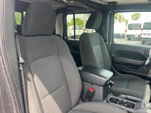 2023 Jeep Gladiator Sport