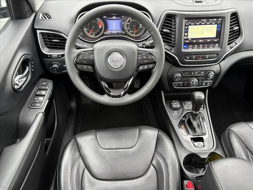 Diamond Black 2023 Jeep Cherokee Altitude Lux