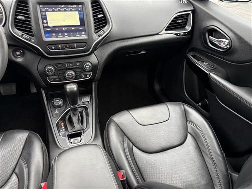 Diamond Black 2023 Jeep Cherokee Altitude Lux