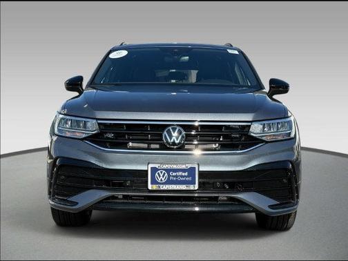 Platinum Gray Metallic 2024 Volkswagen Tiguan 2.0T SE R-Line Black