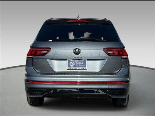 Platinum Gray Metallic 2024 Volkswagen Tiguan 2.0T SE R-Line Black