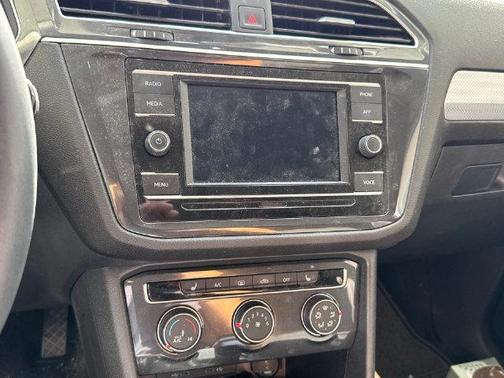 Pure White 2024 Volkswagen Tiguan 2.0T S