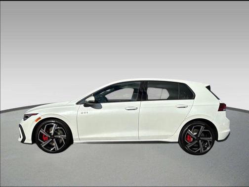 Opal White Pearl 2026 Volkswagen Golf GTI 2.0T SE DSG