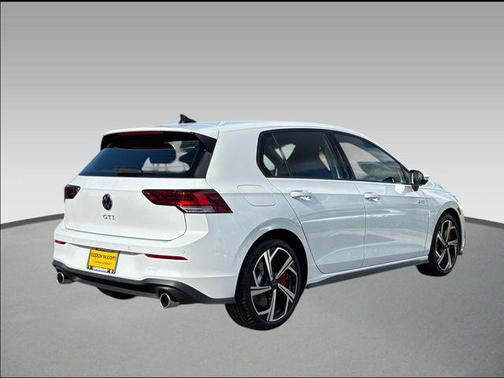 Opal White Pearl 2026 Volkswagen Golf GTI 2.0T SE DSG