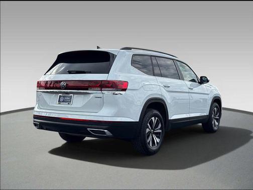 Pure White 2025 Volkswagen Atlas 2.0T SE