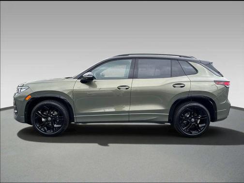 Avocado Green w/Deep Black Roof 2026 Volkswagen Tiguan 2.0T SE R-Line Black