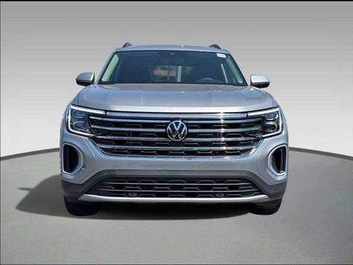 Silver Mist 2026 Volkswagen Atlas 2.0T SE w/Technology