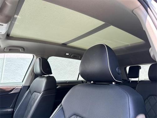 2025 Volkswagen Atlas 2.0T SEL Premium R-Line 4MOTION