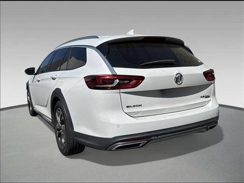 2018 Buick Regal TourX Essence