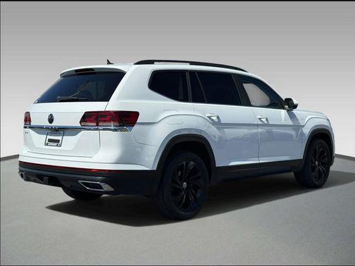 Pure White 2022 Volkswagen Atlas 3.6L SE w/Technology