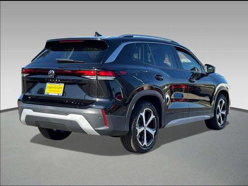 Deep Black 2026 Volkswagen Tiguan 2.0T SE